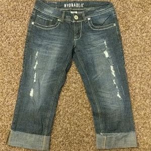 Hydraulic distressed capris